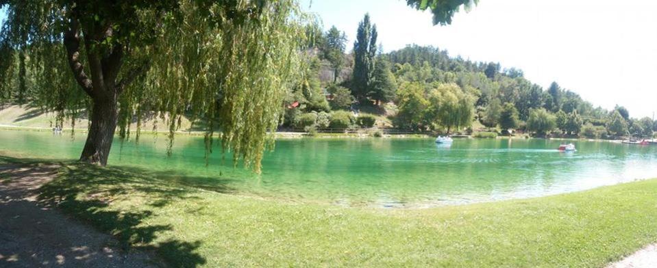 Tres Bel Appartement Avec Piscine Digne-les-Bains Exteriör bild